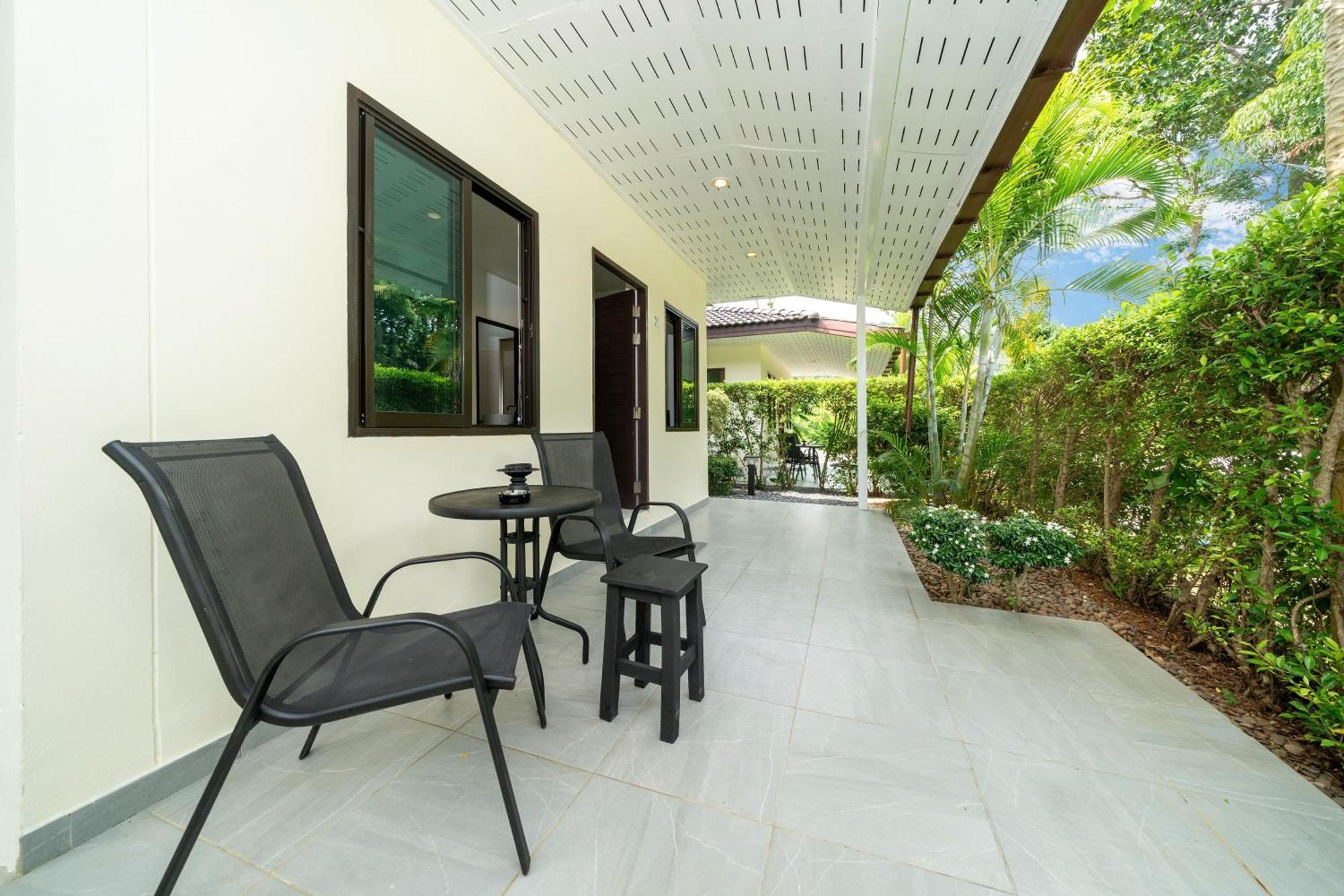 Oxavia Garden Oasis In Nai Harn - Your Private Tropical Garden With 3 Cabins And Jacuzzi Rawai Bagian luar foto