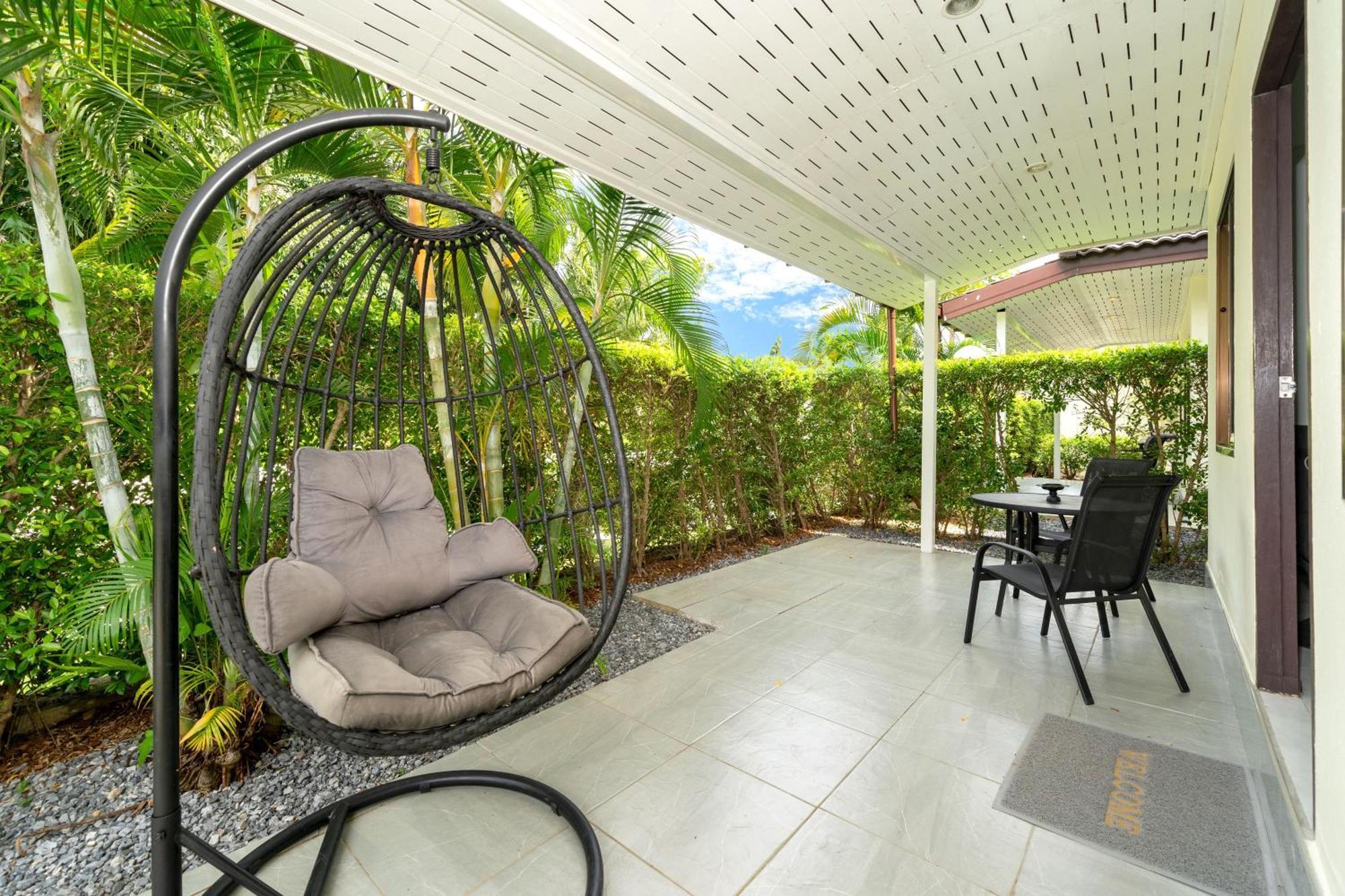 Oxavia Garden Oasis In Nai Harn - Your Private Tropical Garden With 3 Cabins And Jacuzzi Rawai Bagian luar foto