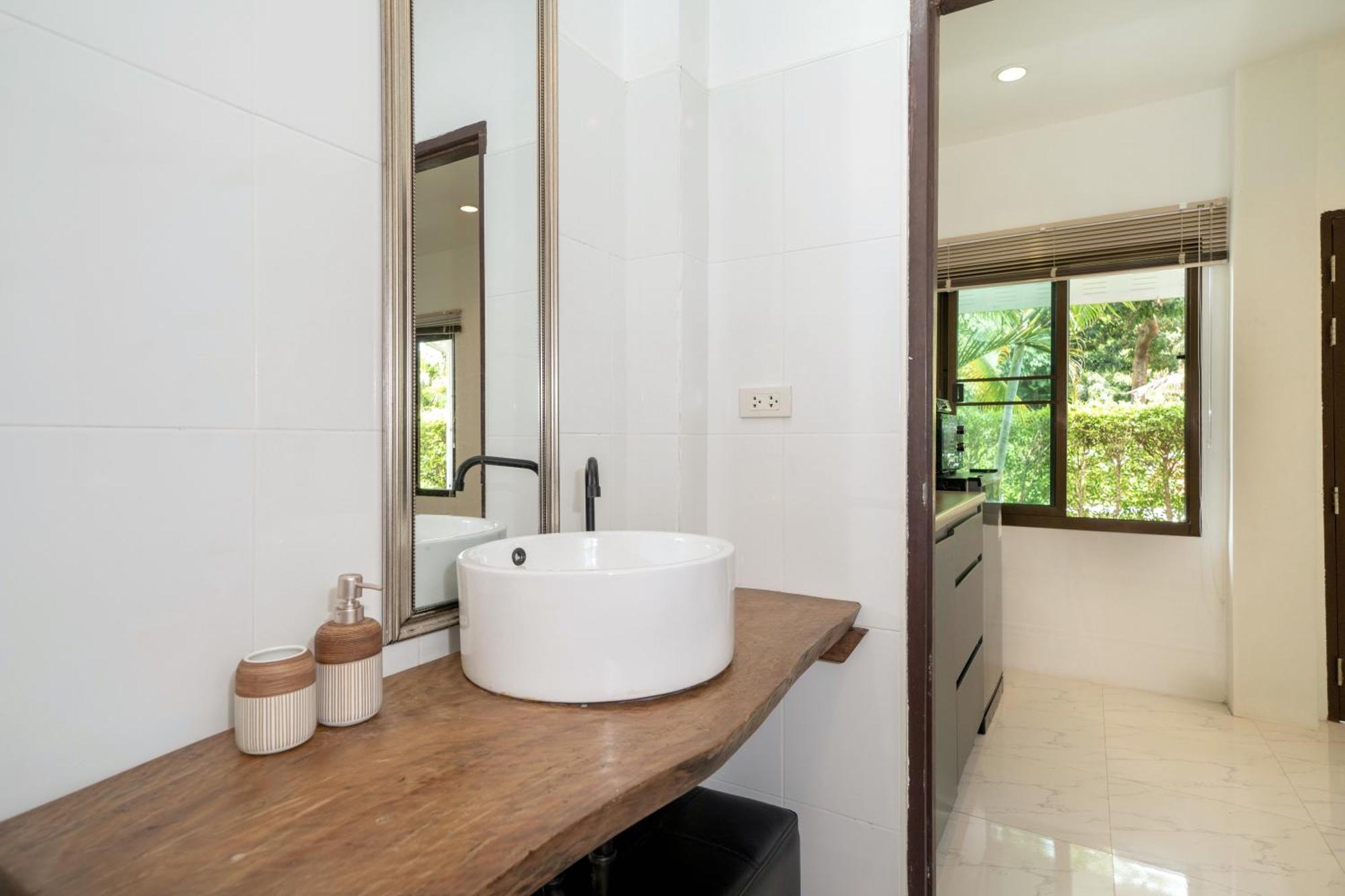 Oxavia Garden Oasis In Nai Harn - Your Private Tropical Garden With 3 Cabins And Jacuzzi Rawai Bagian luar foto