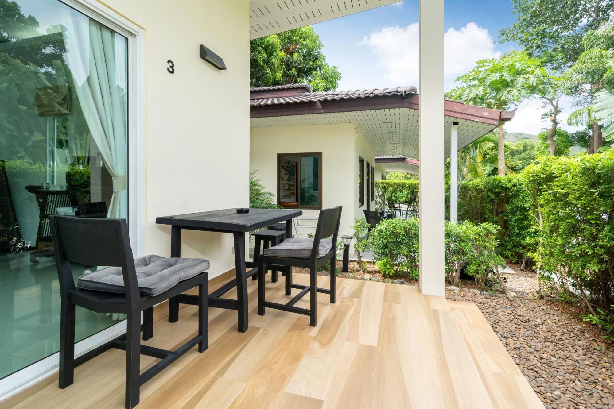 Oxavia Garden Oasis In Nai Harn - Your Private Tropical Garden With 3 Cabins And Jacuzzi Rawai Bagian luar foto